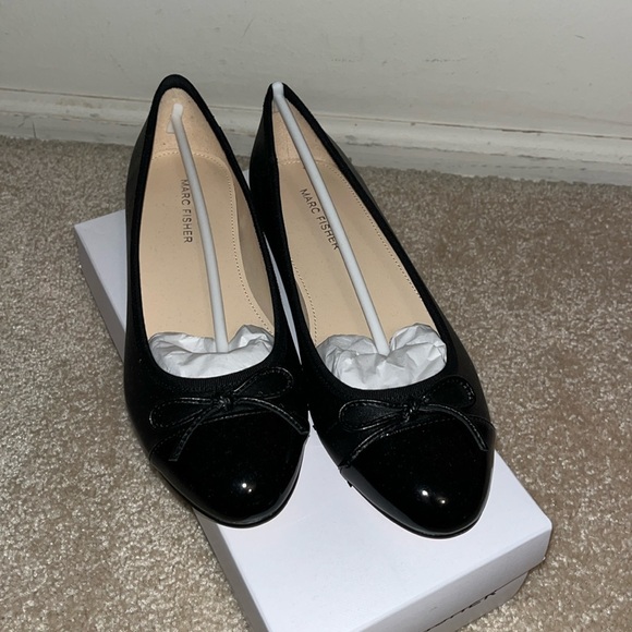 NWT Marc Fisher Ballet Flats - Picture 2 of 8